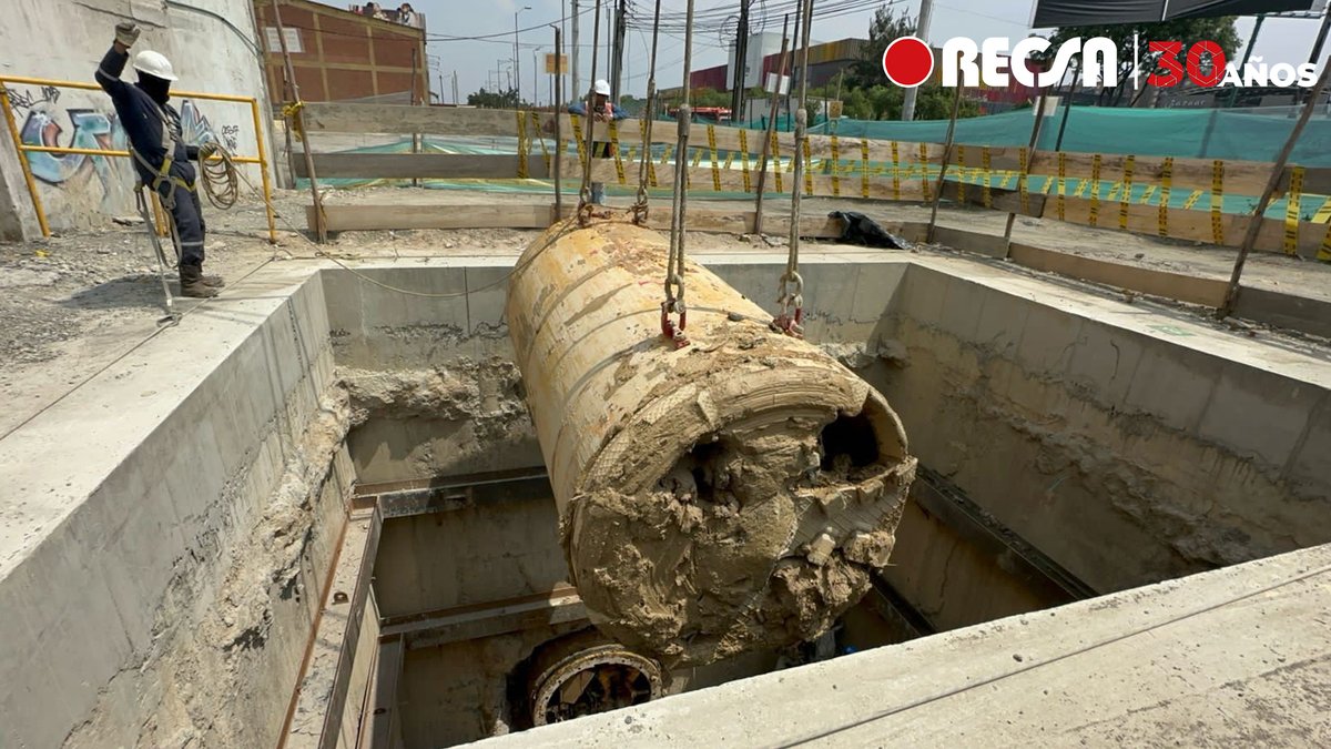 RECSA_MX's tweet photo. 🚧Así realizamos el rescate de una tuneladora en el Acueducto #Tibitoc, ubicado en #Bogotá, Colombia.
#Recsa30
#ConstruyendoElFuturo https://t.co/iZdQwMAJvf