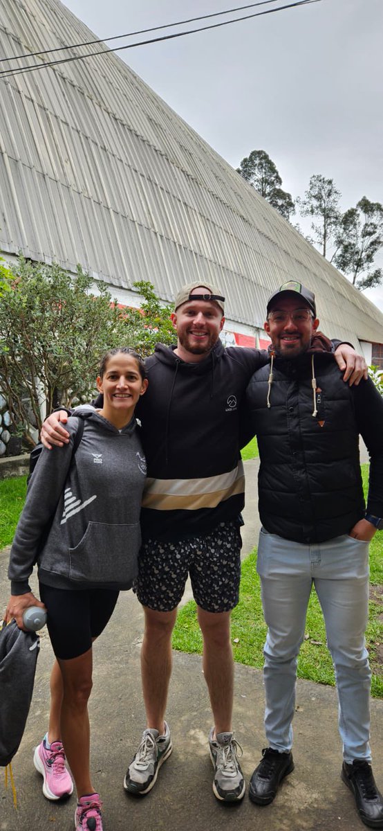 ¡Alerta!🚨Hoy la Piscina Olímpica está recibiendo a un invitado muy especial: Compadre Carnaval 2024 LocoLiving, ha decidido conquistar el mundo acuático!🏊‍♂️💪Después de los carnavales, ¡viene con todo para ponerse en forma con entrenamientos de natación! <a href="/FEDEAZUAY/">Fedeazuay</a> <a href="/czamoramatute/">Cristian Zamora M</a>