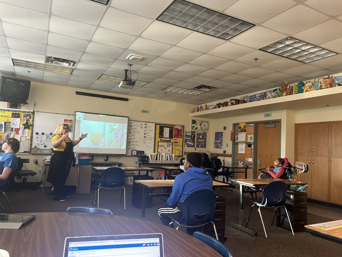 #REAL_Joy was observing <a href="/StaceyRawling11/">Stacey Rawlings</a> as she introduced <a href="/OPSMTSSB/">Omaha Public Schools MTSS-B</a> through  <a href="/rulerapproach/">RULER</a> and story telling to our ACP classroom. Our students responded to discussion about their emotions in a positive way. Fitting, because of #NSCW2024! #MonarchProud