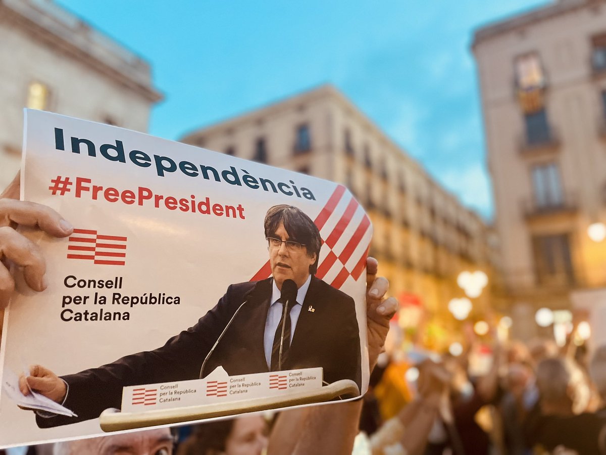 ConsellRep's tweet photo. La Fiscalia del Tribunal Suprem espanyol intenta criminalitzar l'independentisme amb una aberració jurídica: La majoria dels seus fiscals s'alineen amb el jutge García-Castellón per investigar Puigdemont per terrorisme al cas Tsunami. El règim del 78 agonitza.
#PreparemNos https://t.co/sTDV2pC8Mk