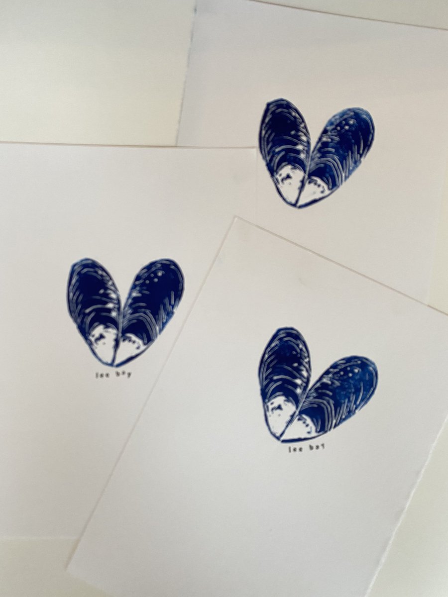 Hand printed Mussel Shell hearts - with or without ‘lee bay’ can be personalised with your favourite beach or person! Available online soon and instore - re opening 11/2/24 #leebay #linocut #woolacombe #bestbeach #surfreserve #printmaker #shells #beachcomber