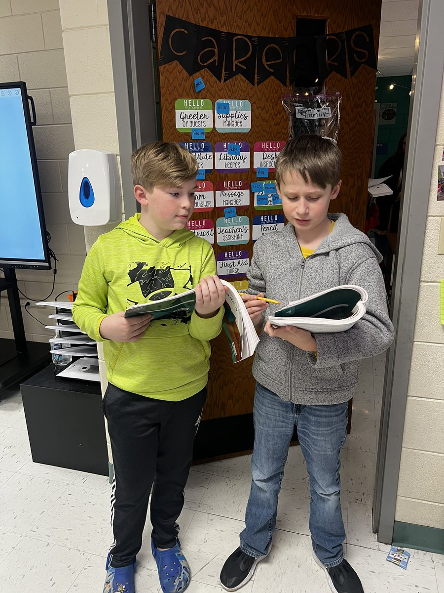 chaffin4th's tweet photo. Today using @IllustrateMath my students worked so hard on “claim, evidence, reasoning” for their short answer questions. We used “Hand-up, Stand-up, Pair-up” Kagan structure to share and critique our classmates CER’s! I am so proud🥺💙 https://t.co/hD99TgGdWt