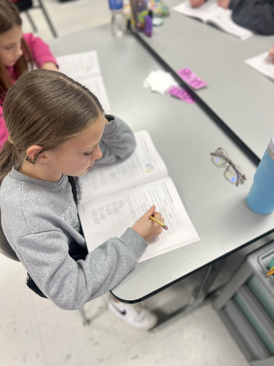 chaffin4th's tweet photo. Today using @IllustrateMath my students worked so hard on “claim, evidence, reasoning” for their short answer questions. We used “Hand-up, Stand-up, Pair-up” Kagan structure to share and critique our classmates CER’s! I am so proud🥺💙 https://t.co/hD99TgGdWt