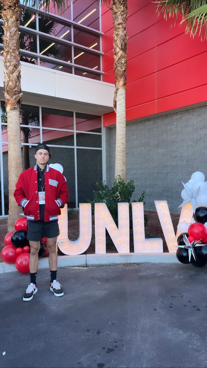 Thank you for the invite! It was a great visit, amazing facility and phenomenal coaches! Looking forward to keeping in touch! @bradodom @Coach_Odom @unlvfootball @BrennanMarion4 @P_MAGLOIRE @aschiermyer @QBManuch @CoachBern_Evan @QBHitList @DouGPowell_LSU