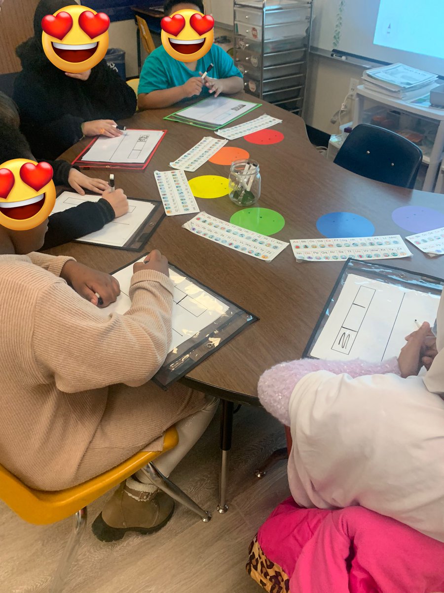 Finding equivalent fractions with models! Great job @msmelissacurran for supporting 4th graders @AikinEagles! #RISDLeadandInt #RISDBelieves #RISDWeareone