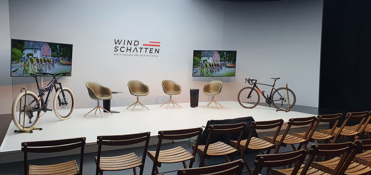 felixmattis's tweet image. 📺 Mal was neues: Bin heute ab 19 Uhr zu Gast in der Radsport-Talksendung der @TourOfAustria, &apos;Windschatten&apos; - moderiert von Thomas Pupp, neben mir sitzen werden Ralph Denk und Marc Bator.
 
Thema: Die Finanzierung des Radsports.

Hier lang zum Zuschauen:
radsport-news.com/sport/sportnew…