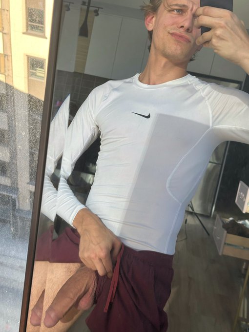 Leo Louis’s pics and videos