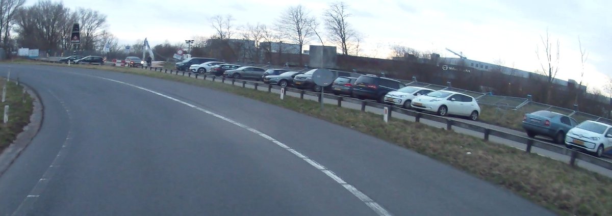 tonnieontour's tweet photo. 💨#####| Beste @Rwsverkeersinfo, ik zag dat het hekwerk bij de werkzaamheden van de #Merwedebrug #a27 omver zijn gewaaid. Er liggen ook hekdelen tussen de auto's op de carpoolplaats #avelingen, wie is hiervoor te bereiken om dit op te lossen? (35.4li) [D] https://t.co/W68chIaEgE