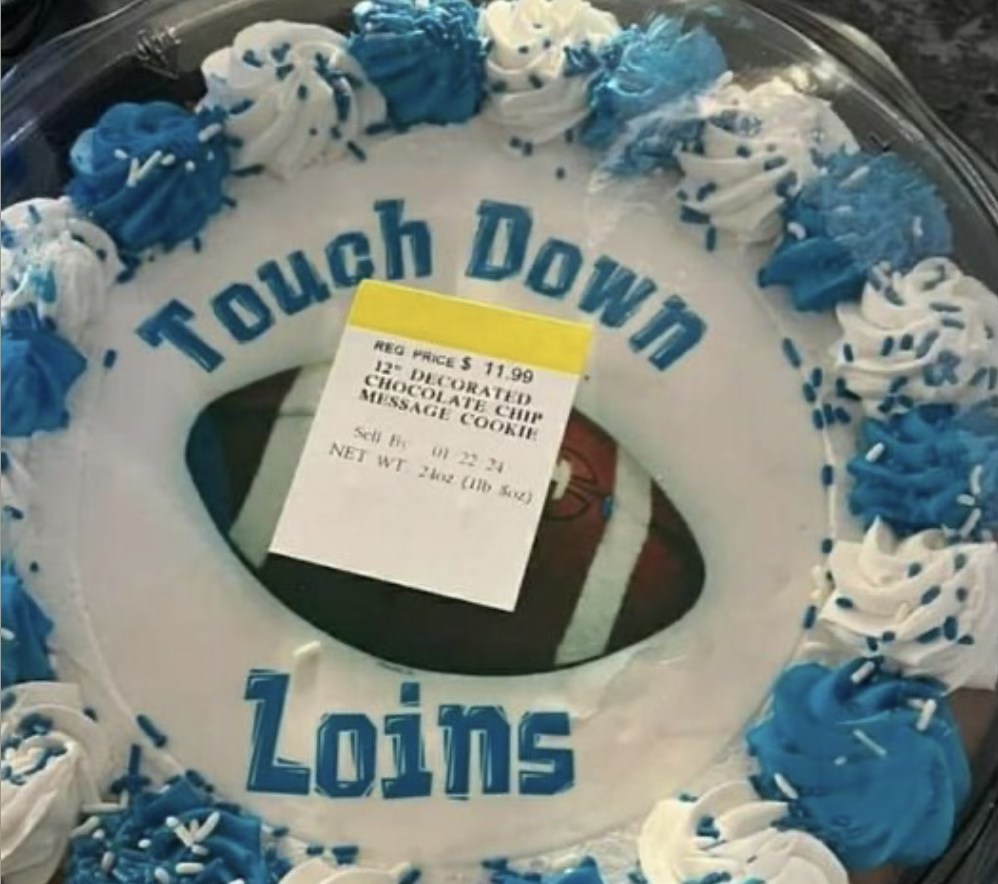 LindaEdits's tweet photo. It's #TypoTuesday! In honor of the upcoming Super Bowl, a few football typos. #typos #amediting #amproofreading https://t.co/6pvCyYqvtq