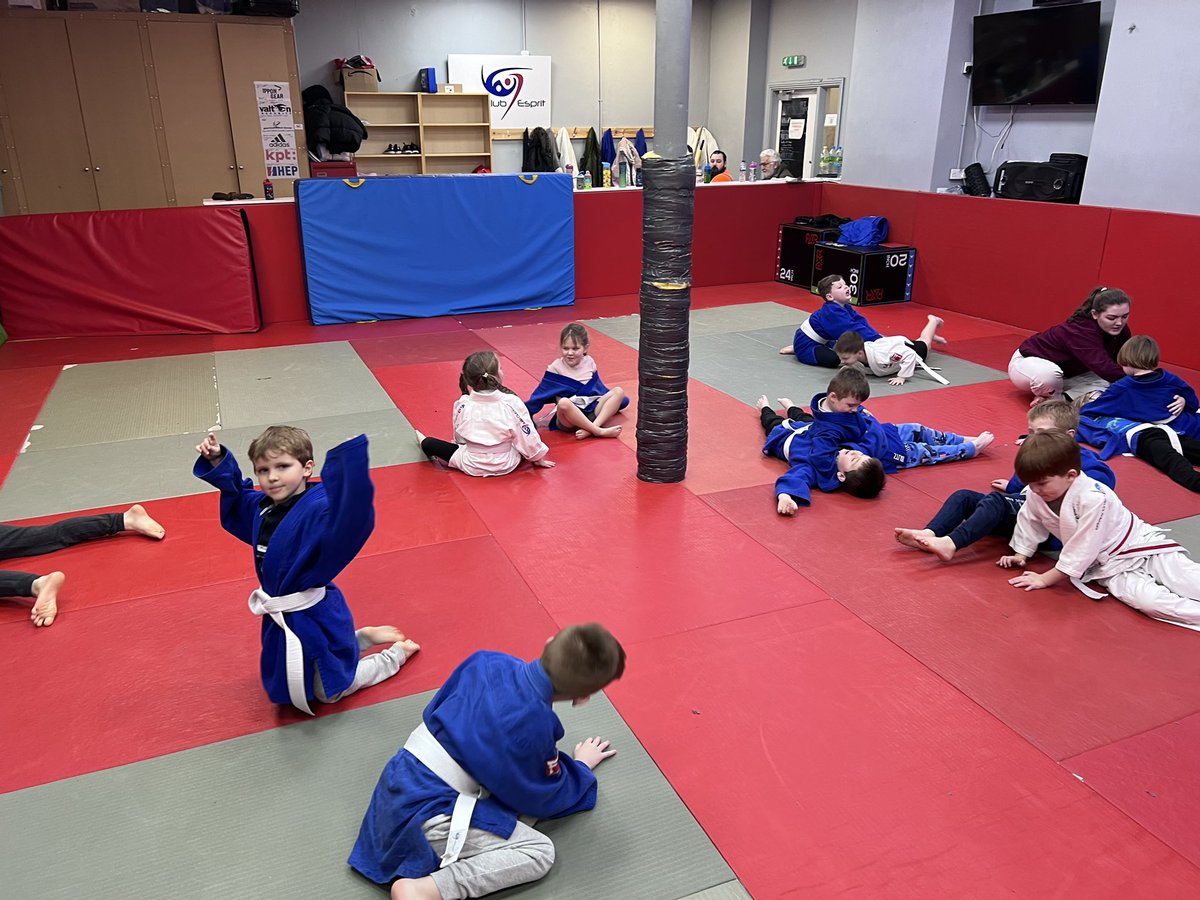 Some more pics from our New Monday class at our Alloa dojo, for Primary school kids. In partnership with @ActiveClacks this 6 week initiative is to give the pupils a chance to sample judo in our dojo. @clacksactive @judoscotland @clacks