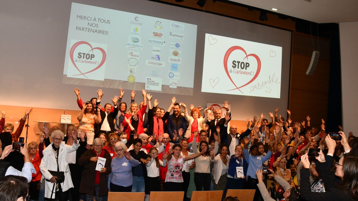 [ #Concours] 🏆

✒️ Stop à l'isolement lance son #concours de poésie 2024 !
À destination des personnes âgées vivant en établissement ou bénéficiant d'un service d'aide à domicile, cet évènement à pour but de lutter contre l'isolement des personnes accompagnées en situation de