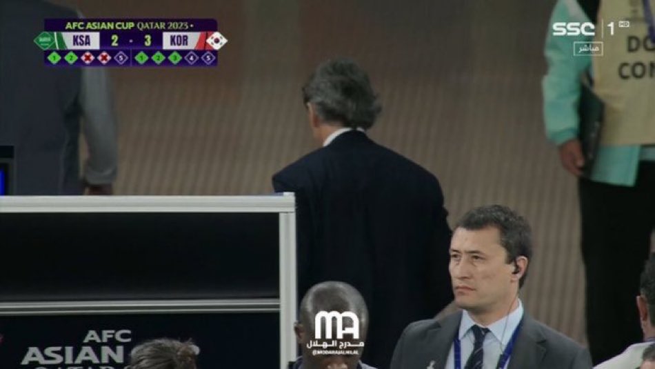 🚨🚨🚨🚨🚨🚨🚨🚨🚨🚨🚨🚨🚨

يحدث الآن : 
مدرب كوريا يغادر الملعب 
#الاردن_كوريا_الجنوبية #كأس_اسيا