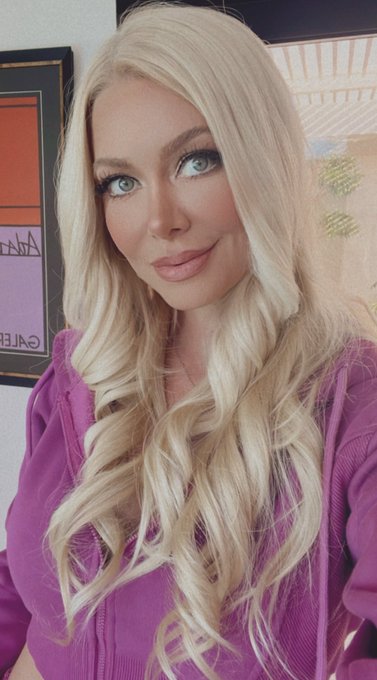 I&rsquo;m getting my first haircut since COVID (2020) next week, what do you think I should do? Pics plz! https://t