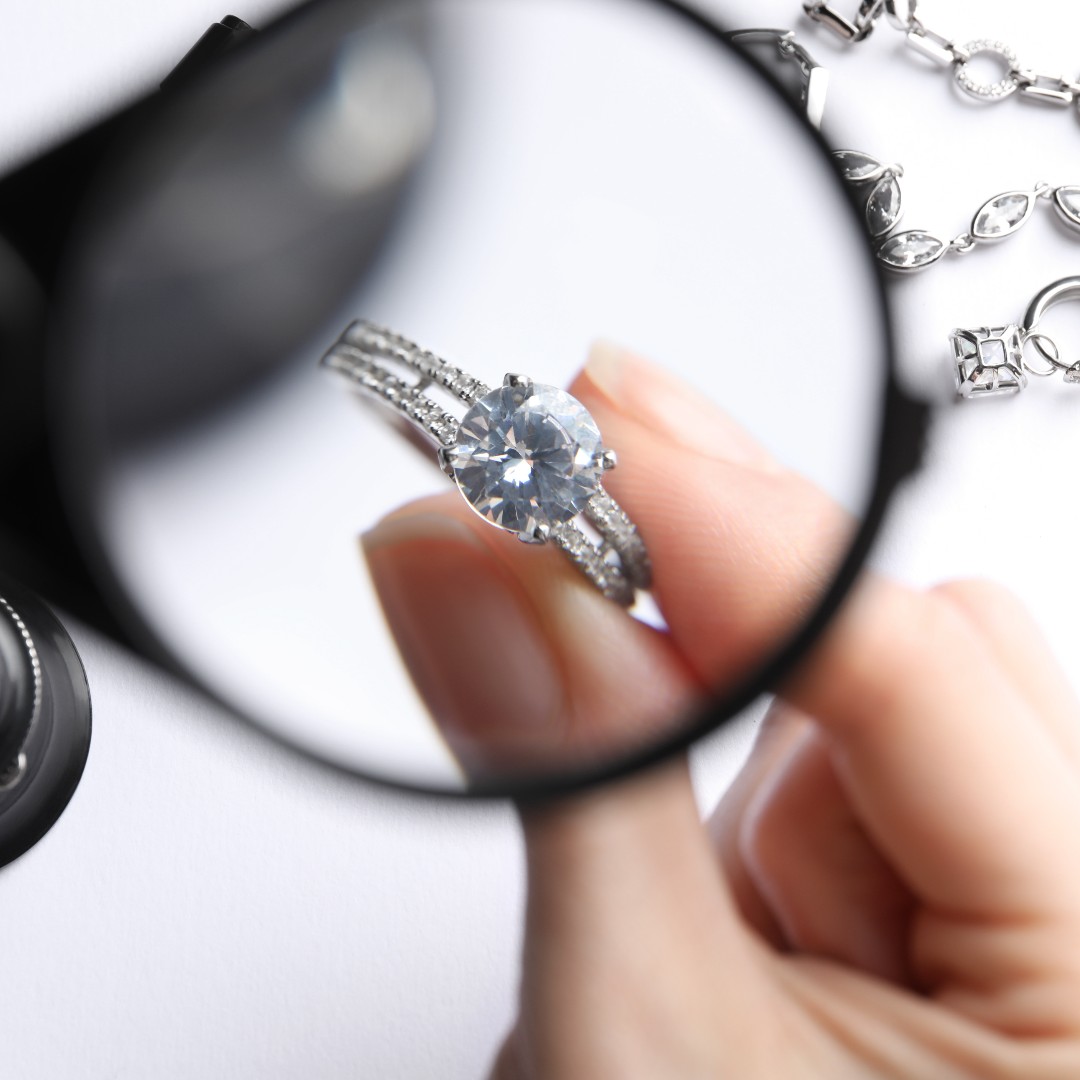 We ensure the highest quality and authenticity of every gem in our collection. Understand our rigorous verification process that combines traditional expertise with modern technology to guarantee every diamond's integrity.
