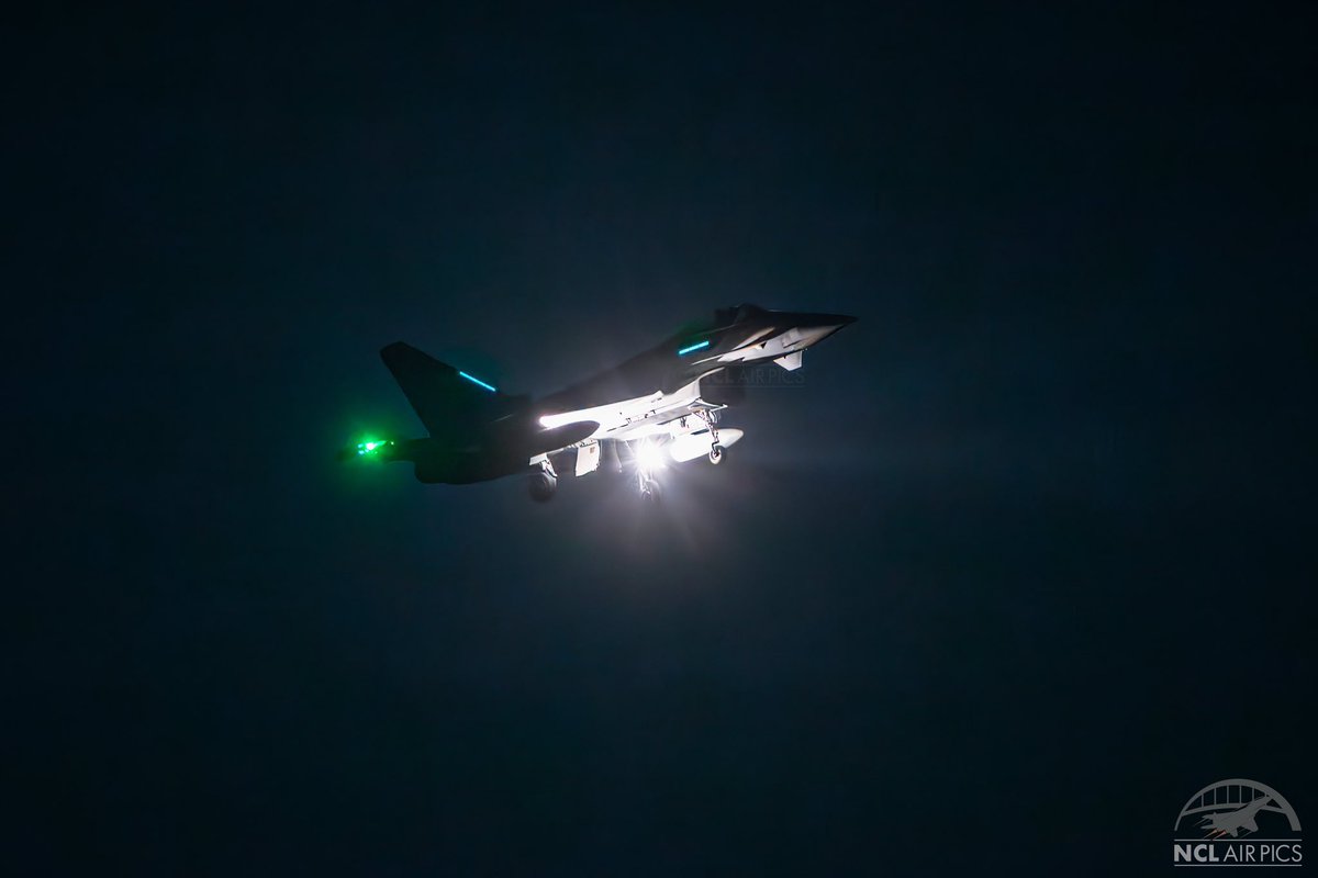 🇬🇧 It’s fair to say @RAFConingsby has hammered @NCLairport this evening with some Eurofighter Typhoon’s training on Practice Diversions over runway 25. Here’s some shots of three different frames including a 12SQN twin stick ZK383 ZK434 ZK333 #Aviation #RAF