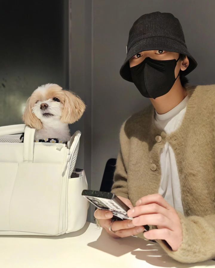 lili_6104's tweet photo. یولا ، چشمات برای خودش یه کهکشانه 🤌😍
#CHANYEOL @weareoneEXO https://t.co/ozKGMRtbYO