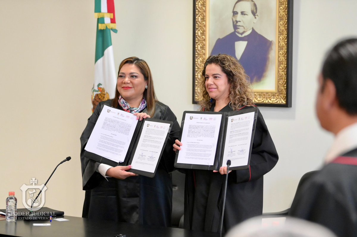 LisbethAureliaJ's tweet photo. Con el objetivo de encausar el fortalecimiento de las áreas jurisdiccionales del Poder Judicial de Oaxaca y Veracruz, firmamos un proyecto de Convenio General en el que buscamos establecer las bases de cooperación entre ambos Poderes.
#PJEV #Veracruz https://t.co/iOlBXlE6a7