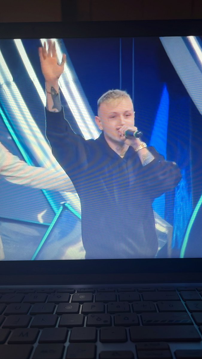è tornato mickey milkovich a sanremo