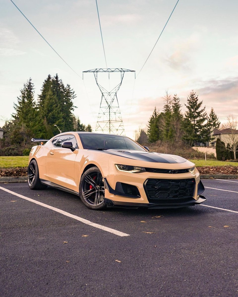 HennesseyPerf's tweet image. One of our favorite EXORCIST builds - the @jackultramotive sand bandit 🏁

#HennesseyPerformance #Chevrolet #ChevroletPerformance#Camaro #CamaroZL1 #ZL11LE #ZL1 #Savethemanuals#TheEXORCIST #EXORCISTcamaro #V8 #LT4 #GeneralMotors#Pennzoil