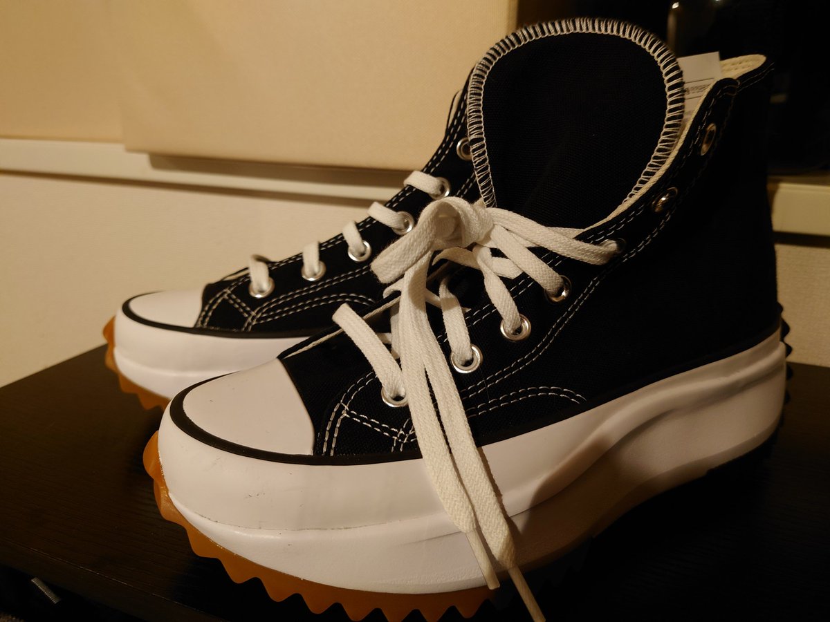 nm0073's tweet image. コンバース鬼かわ