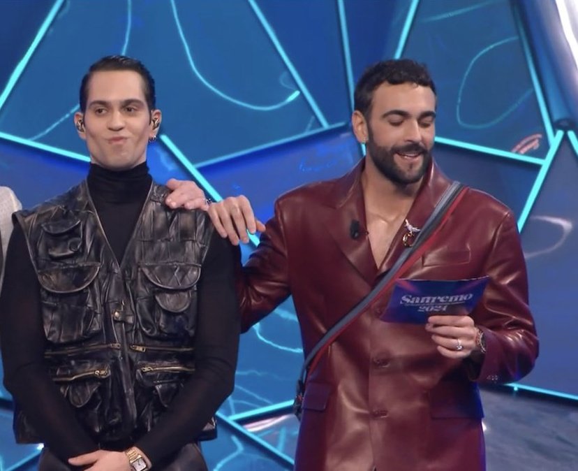 Liebins's tweet photo. Veterane di wattpad fate la magia #Sanremo24 https://t.co/NYkbyJQIXu