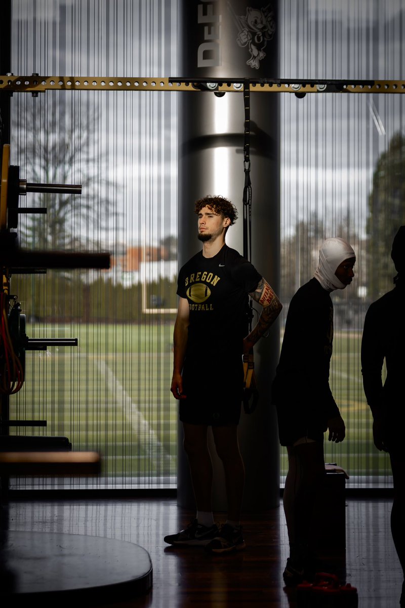 isaangelinaa's tweet image. Shadow work

#GoDucks #oregonfootball