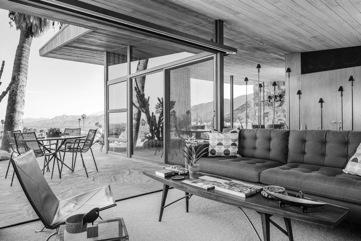 TRES60Blog's tweet photo. Interiores de la Edris House, proyectada y construida en 1954 por el arquitecto E. Stewart Williams en Palm Springs, California, por encargo de Marjorie y William Edris.

Fotos de Lance Gerber.

#EdrisHouse #StewartWilliams #modernarchitecture #midcenturyhomes #arquitectura https://t.co/y87c8r9erO