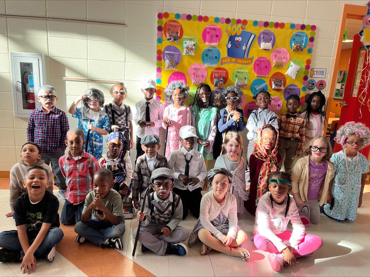 Diggs_ccboe's tweet photo. Happy 100th Day of School!   Kindergarten celebrated today with engaging activities counting to 100. https://t.co/nspUQ7iaOT