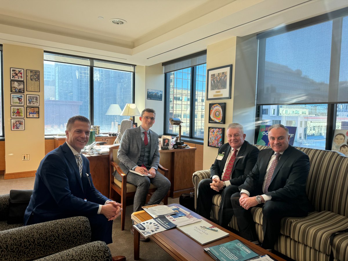 BILDCR's tweet photo. BILDCR at #CHBADayOnTheHill 🏛️

BILDCR and @BILDAlberta met with @tomkmiec at #CHBADayOnTheHill 🏛️ to discuss key issues: mortgage stress test and immigration policies for a stronger skilled labour supply in the residential building industry. 🧵1/4 #BILDCR #yycre @CHBANational https://t.co/E74LyvtuKQ