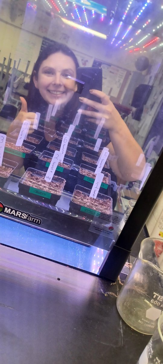 MsGScienceSeeds's tweet photo. Trial 2 ended early due to an unexpected snowstorm that closed school for a week. So today we set up our experiment for Trial 3! @GrowBeyondEarth @mars https://t.co/5BakTyq1ro