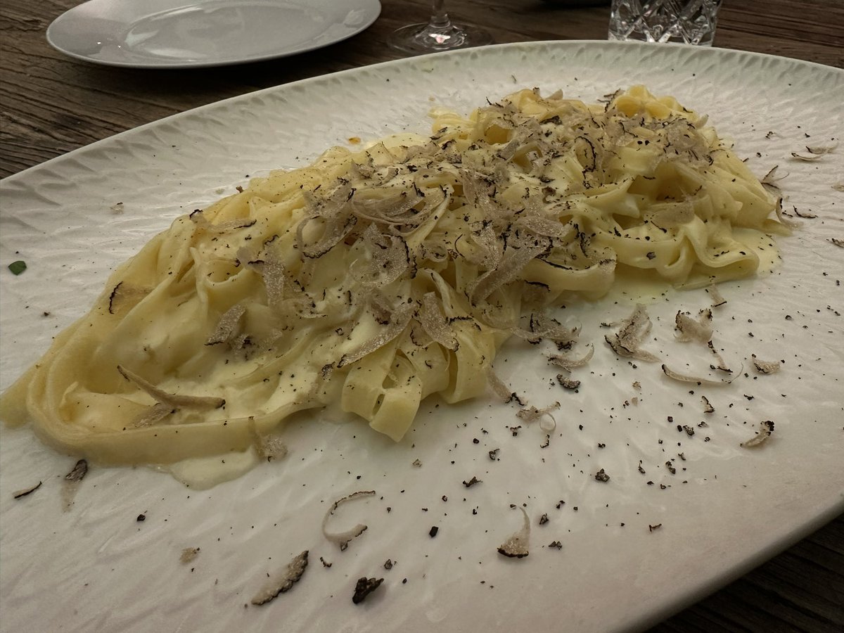 Eli Zysman-Colman (@chemguy_eli) on Twitter photo Many thanks to <a href="/StefanBraese/">Stefan Bräse</a> for so generously hosting my visit to KIT. Plus got to eat truffles tagliatelle one day and Veiner schnitzel the next. Many thanks to <a href="/StefanBraese/">Stefan Bräse</a> for so generously hosting my visit to KIT. Plus got to eat truffles tagliatelle one day and Veiner schnitzel the next.