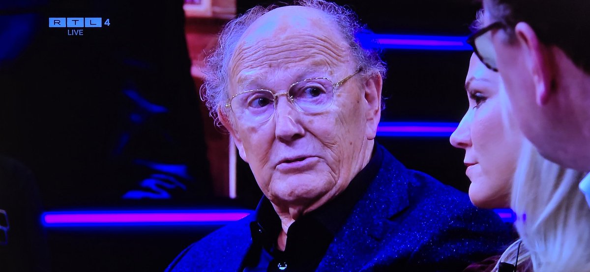 marcelbar8's tweet photo. Joop van den Ende heeft natuurlijk 't grootste gelijk van de wereld dat #Wilders nooit MP van Nederland kan worden gezien zijn opgebouwde status. Dat is niet 't negeren van de verkiezingsuitslag maar 'n kwestie van gezond verstand wil je de boel bij elkaar houden in NL. #Humberto https://t.co/vsmNVJoFwk