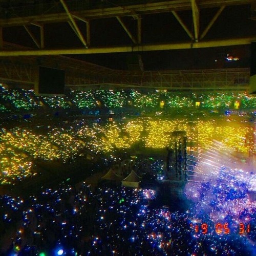 kthztorm's tweet image. Alguns momentos do último show do BTS no Brasil; A thread