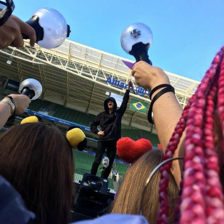 kthztorm's tweet image. Alguns momentos do último show do BTS no Brasil; A thread