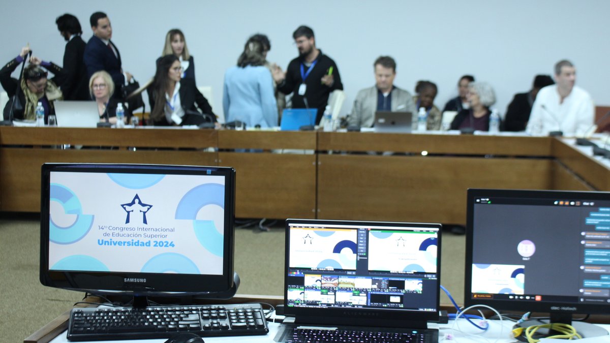 CubaMES's tweet photo. Las relaciones académicas Cuba-EE.UU. tienen su espacio en el @CongresoUniv 
Se expusieron los impactos de las medidas de la anterior administración norteamericana y de la pandemia en el intercambio académico, así como la recuperación de los convenios bilaterales https://t.co/mj5JTXvJSq