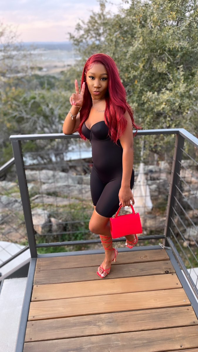 GotDamnAaliyah's tweet photo. 💋 https://t.co/4JdvkDVSft