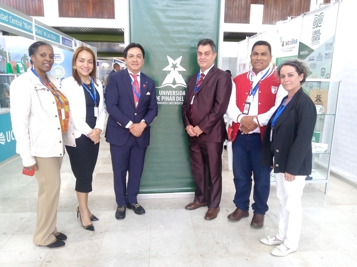 UPRCuba's tweet photo. #Universidad2024_firman @UPRCuba y Universidad Bolivariana de Ecuador un convenio de colaboración académica,científica y cultural que promueve acciones conjuntas de cooperación,así como el fortalecimiento de las relaciones de amistad entre ambas instituciones

#UPRporlaExcelencia https://t.co/oRx58lHlQA