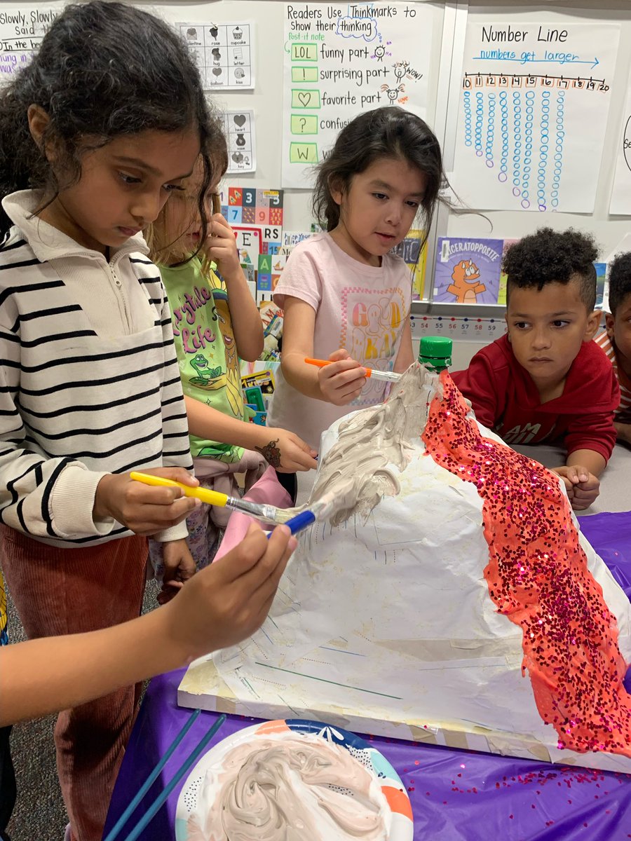 DLE_Lions's tweet image. Kindergarten students in Ms. Freeman’s class loved learning about landforms. #justgoodteaching #livelaughloveleonetti