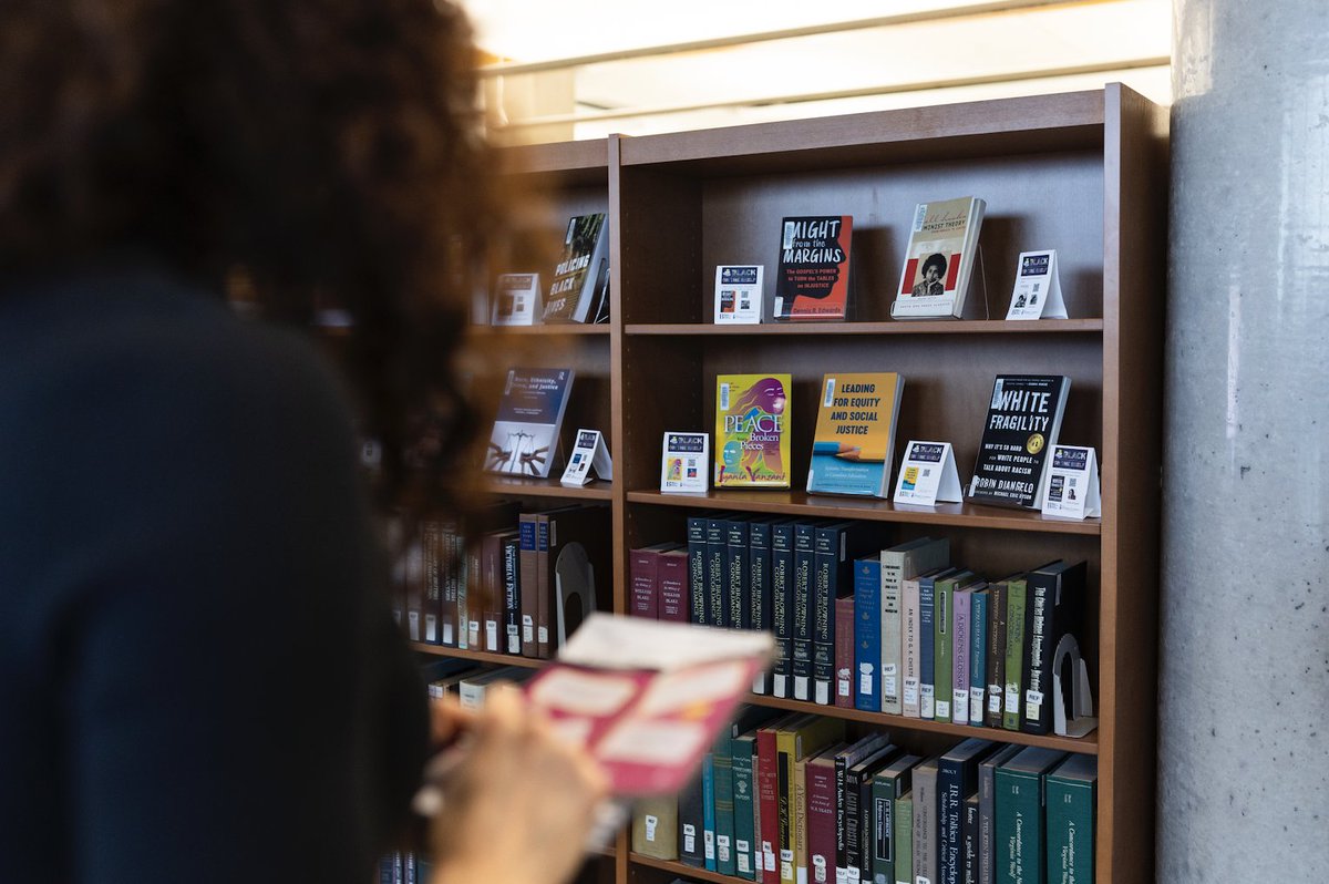 Here is a look back at the Black at UTM & @UTMLibrary Black on the Shelf launch. 📚 This project is a collection of 31 must-read books that showcase Black Excellence. Explore the collection ➡️ bit.ly/3ufIaBr #BHM