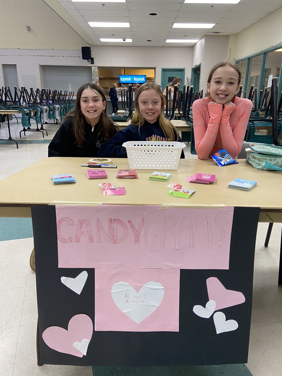 Ridgecliff_YHC's tweet photo. Don’t forget @RmsMiddle ! Your leadership crew is selling candy grams all week at recess! https://t.co/YOGMXYw0j9