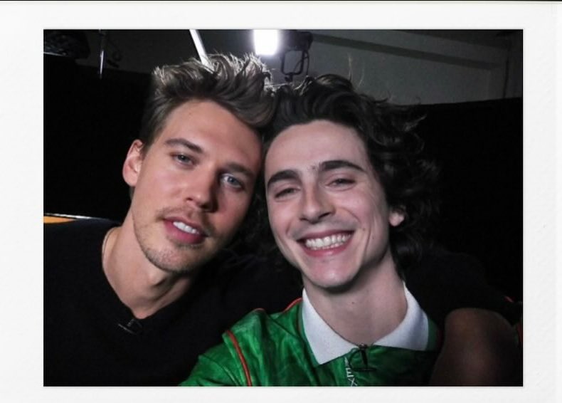 OMG …POLAROIDS ?
🔥