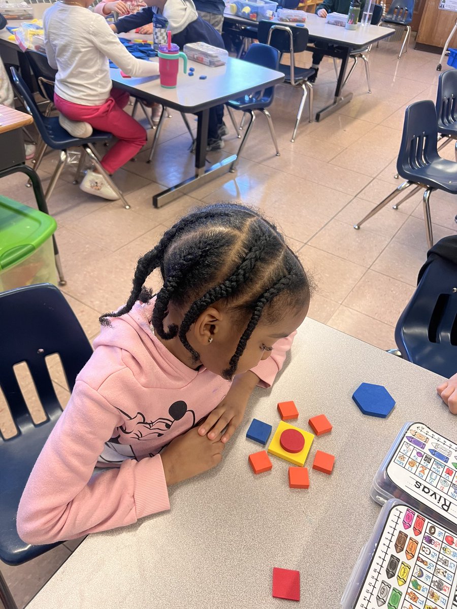Maestrajenn's tweet photo. Students enjoyed working with shapes. They used shapes of their “choice” to compose new shapes, designs and nouns. #shapeexploration #handson #accountabletalk #studentcentered @iReady @YPSMathDirector @School5Yonkers @YonkersSchools https://t.co/IdLkM6SW5p