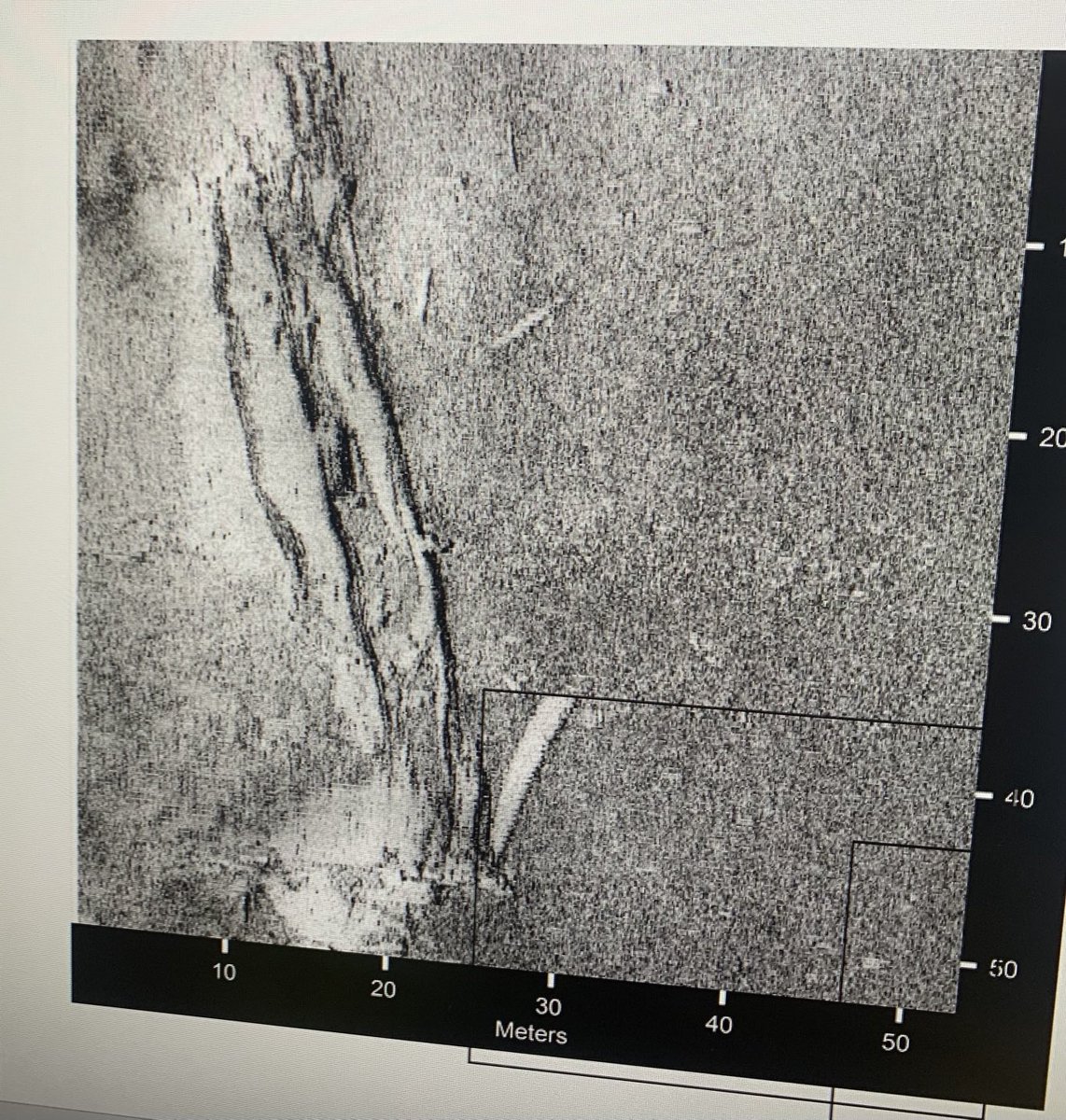 AgnoAssis's tweet photo. Possibly a shipwreck. North Atlantic, 60 meters depth. https://t.co/mAiO5yEUZP