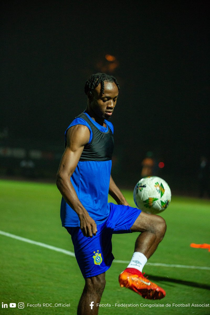 [𝗦𝗲́𝗮𝗻𝗰𝗲 𝗱𝘂 𝗷𝗼𝘂𝗿]

💥Dernière séance d'entraînement avant la grande bataille! 📸

#TotalEnergiesAFCON2023 #AllezYLesLeopards #TrainingSession #CIRDC