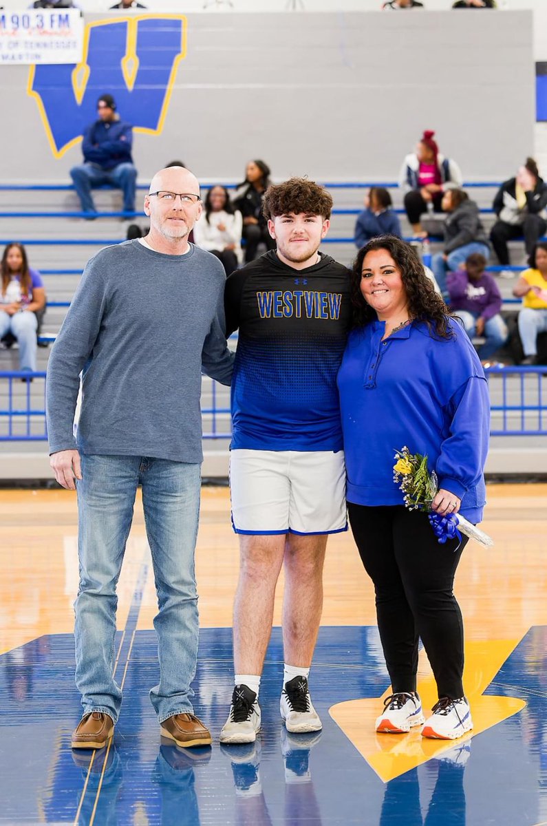 westview_hoops's tweet photo. Thank you for showing the team what it means to be bought in to something bigger than yourself. Thank you for the sacrifices you have made over the last four years. Thank you for continuing to lay the foundation of this program. We are in a better place because of your impact! https://t.co/OqrD8cVjq5