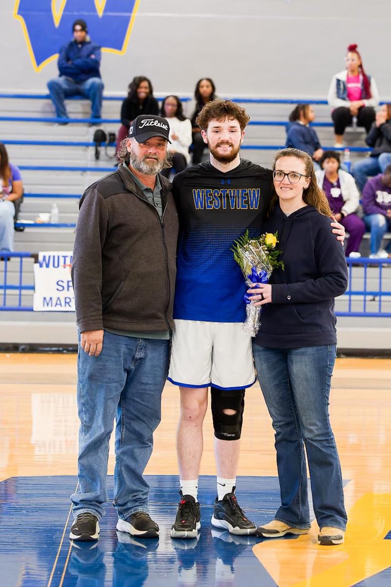 westview_hoops's tweet photo. Thank you for showing the team what it means to be bought in to something bigger than yourself. Thank you for the sacrifices you have made over the last four years. Thank you for continuing to lay the foundation of this program. We are in a better place because of your impact! https://t.co/OqrD8cVjq5