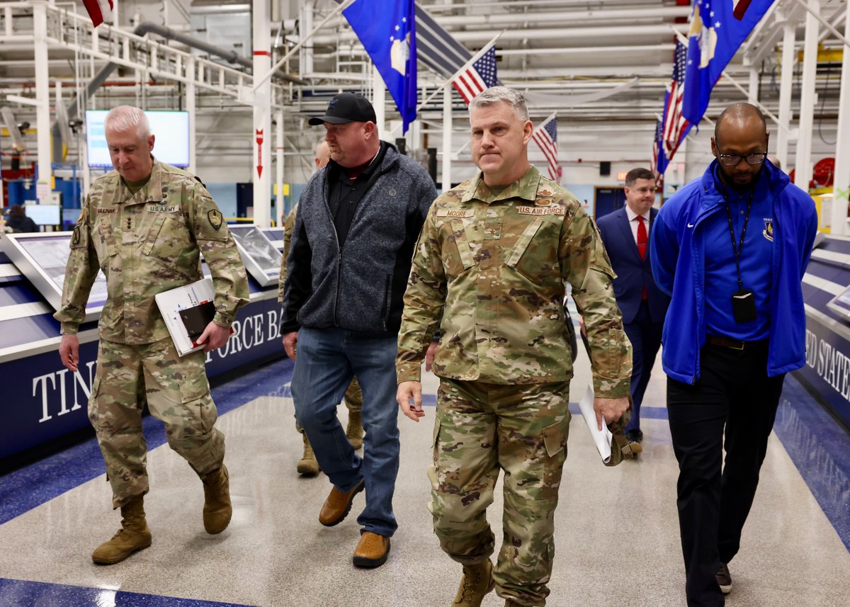 Lt. Gen. John Sullivan, Deputy Commander U.S. Transportation Command, stopped by #TeamTinker this week for an up close look at our vital strategic national defense missions. @usairforce @HQ_AFMC @US_TRANSCOM