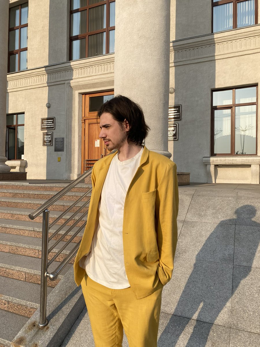 Safronenko_A's tweet photo. Последний раз писал сюда год назад, но сегодня у меня день рождения! 28 лет, афигеть. Хочу в этом году быть счастливым, и не облысеть 🧑‍🦲 https://t.co/vYGx8WJGw0
