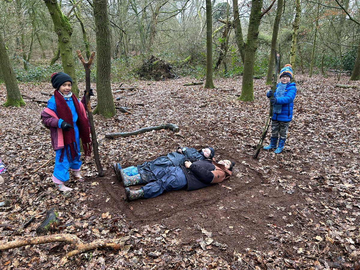 A bit more from shelter building earlier @UplandsManor @EdgmondHall