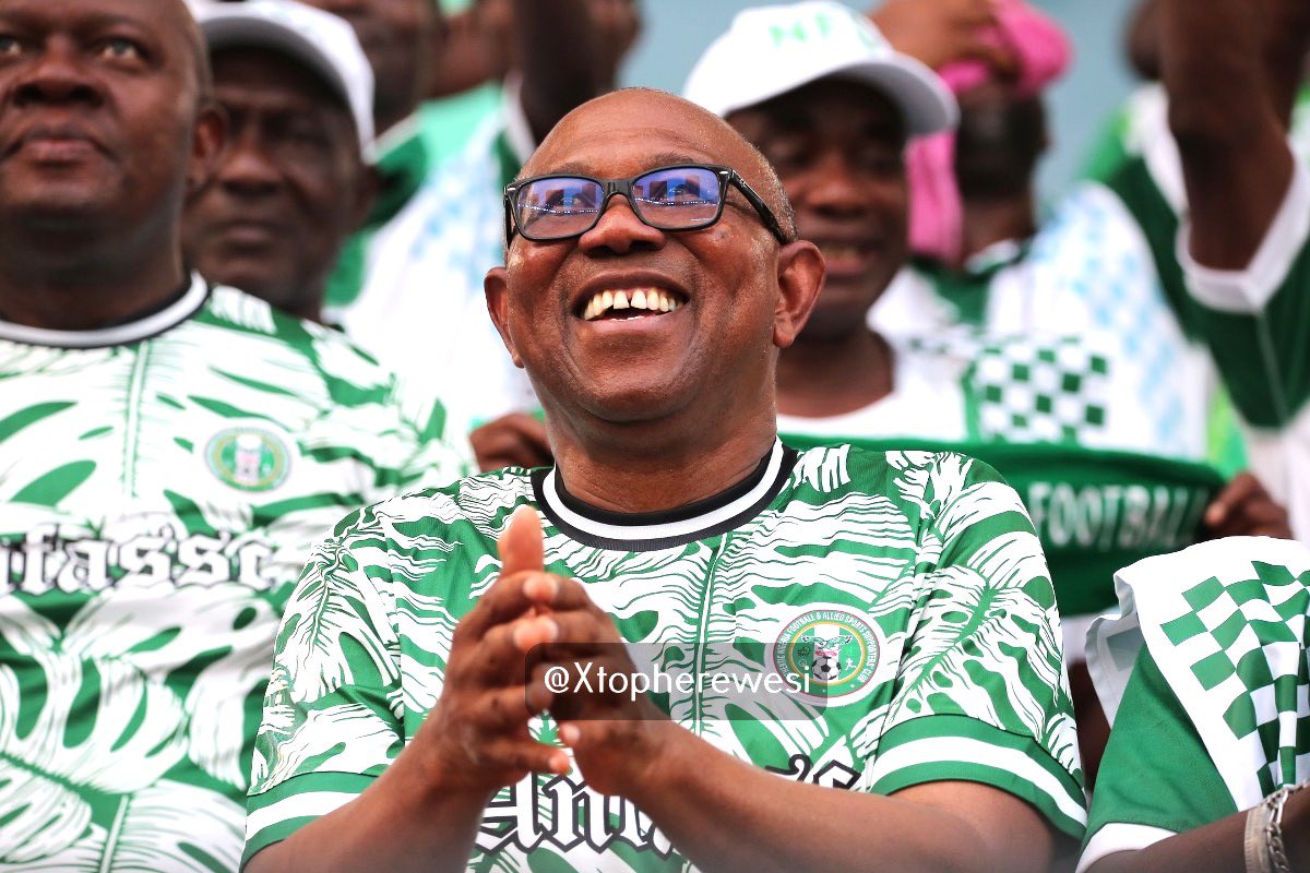 JaypeeGeneral's tweet photo. If you know how these pictures are shaking their camp, you will repost this 10 times. 

Drop “AUTHENTIC PRESIDENT” in the comment.💚🤍💚
#AFCON2024 https://t.co/2PKU9tcZMM